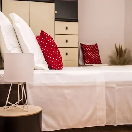 Mediterranean Old House بيت للعطل Kaštela