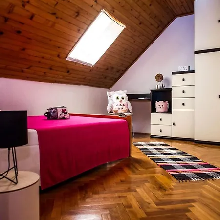 Mediterranean Old House بيت للعطل Kaštela